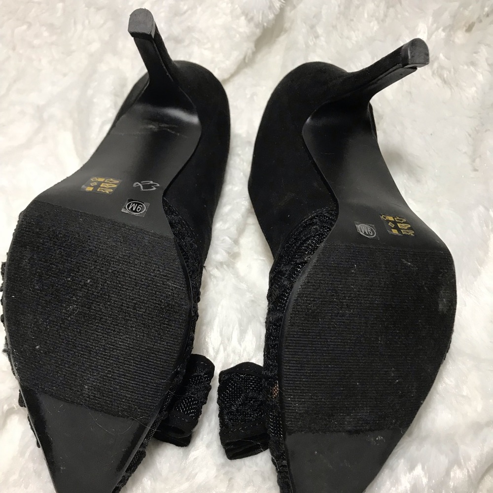 Pumps - Picture 2 of 3
